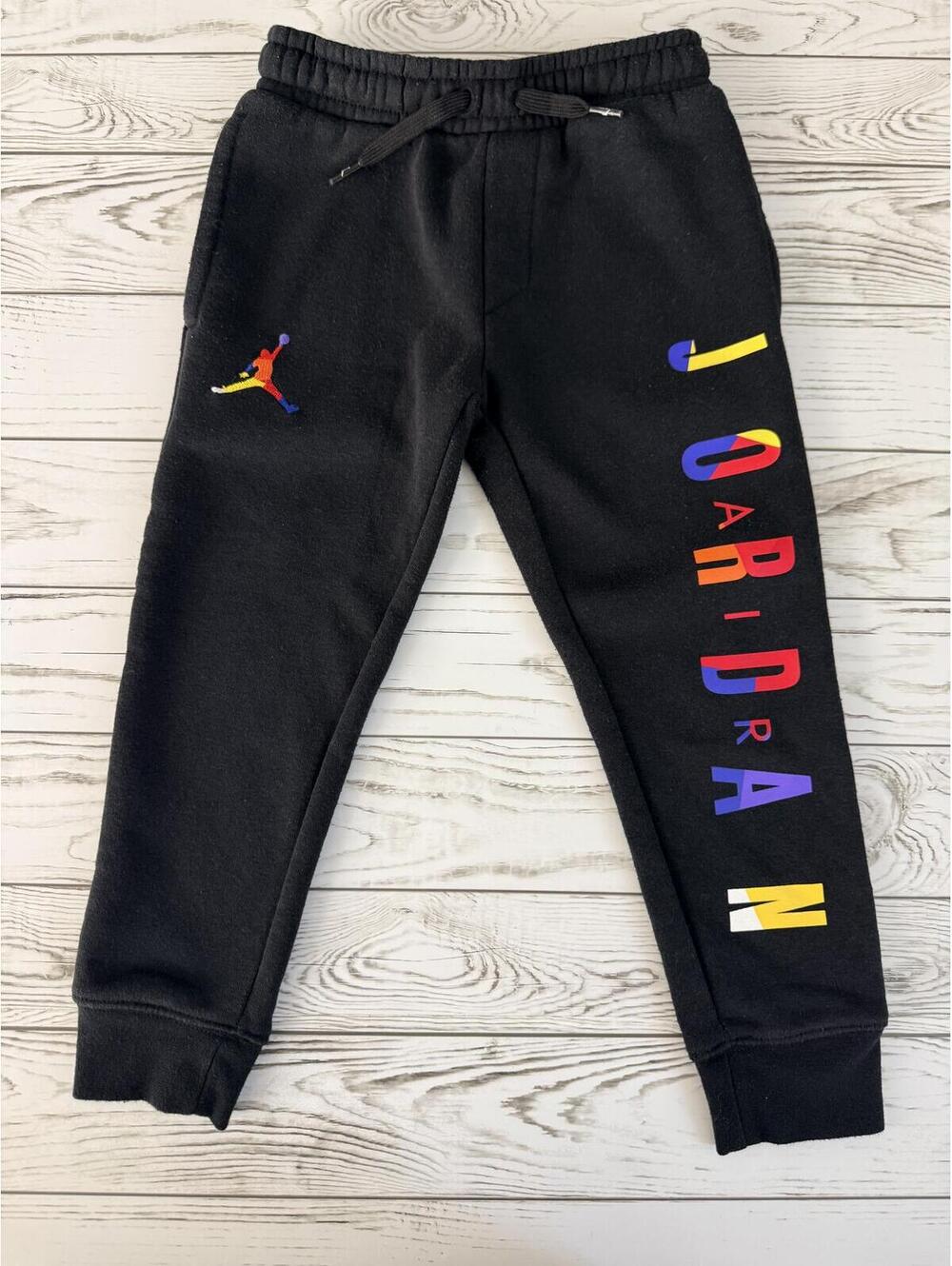 Jordan Boys Small (4/5) Regular Black Jogger Sweatpants Colorful Logo